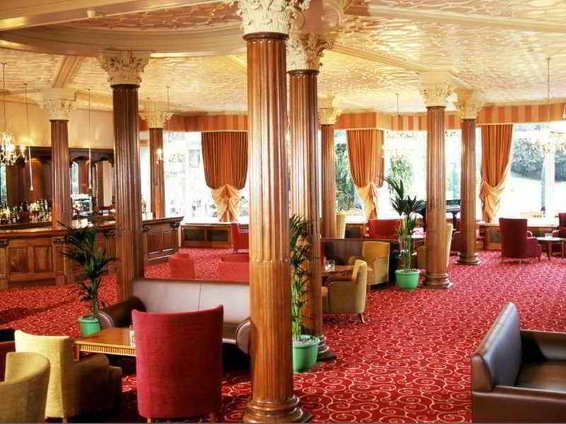 Daresbury Park Hotel & Spa Zewnętrze zdjęcie