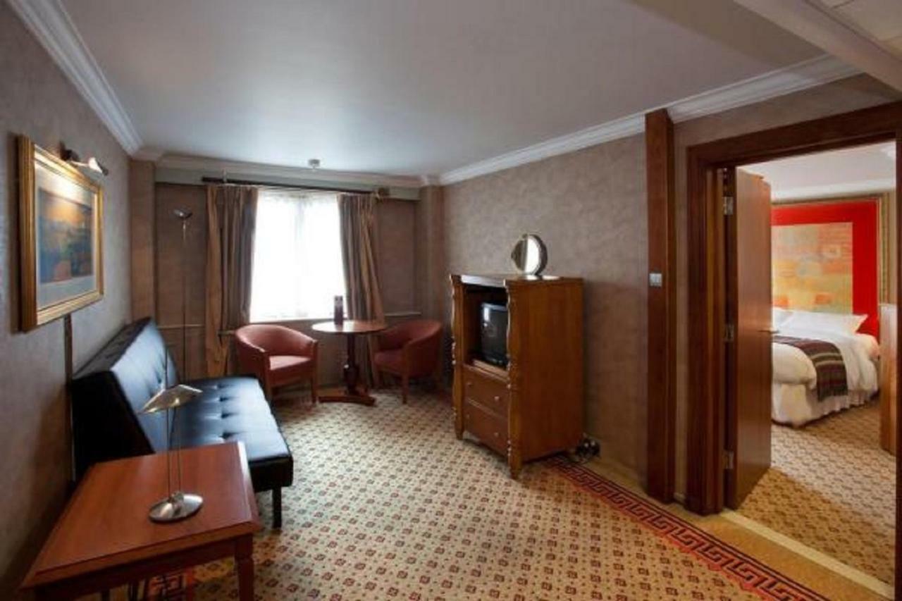 Daresbury Park Hotel & Spa Zewnętrze zdjęcie